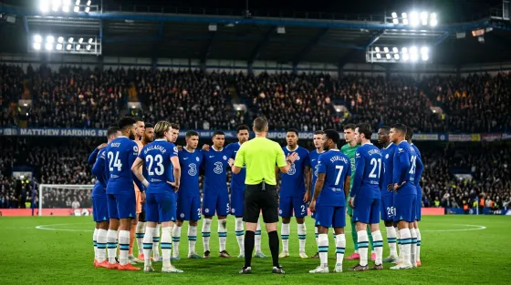 A Bizarre Pre-Match Moment: Why the Referee Joined Chelsea’s Huddle